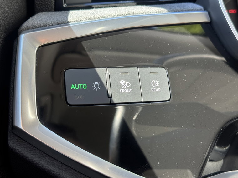 Vehicle Image 40
