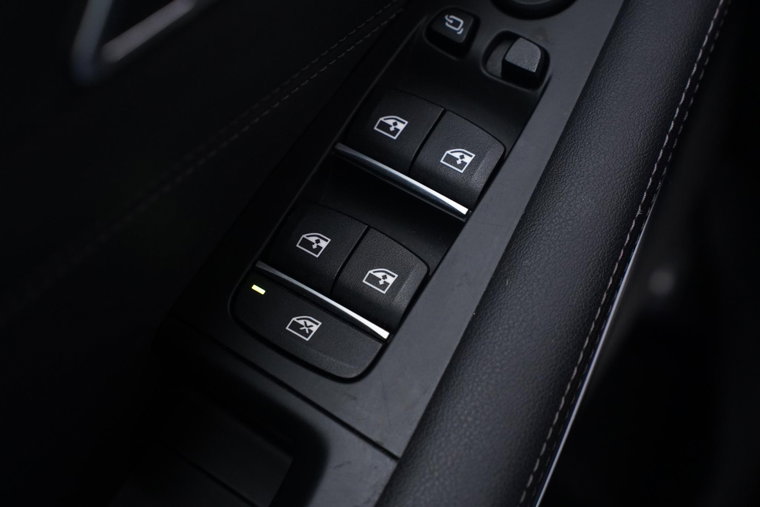 Vehicle Image 38