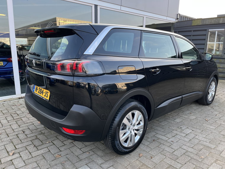 Vehicle Image 17