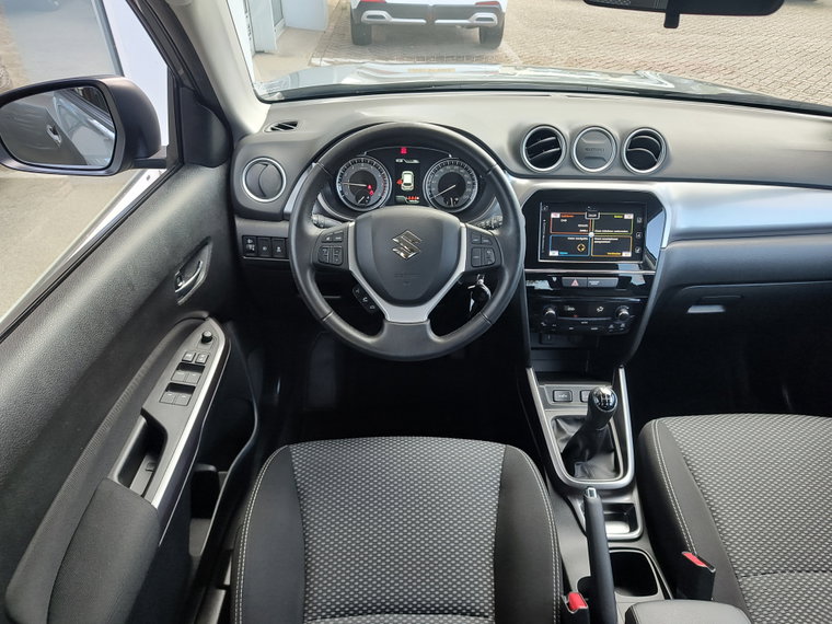 Vehicle Image 12