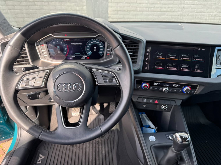 Vehicle Image 30