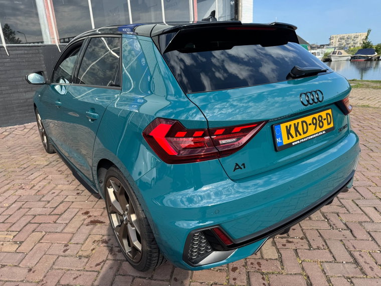 Vehicle Image 6