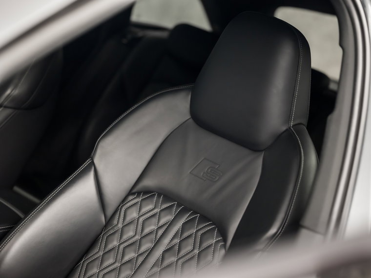 Vehicle Image 30