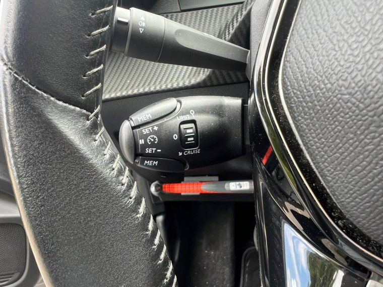 Vehicle Image 28