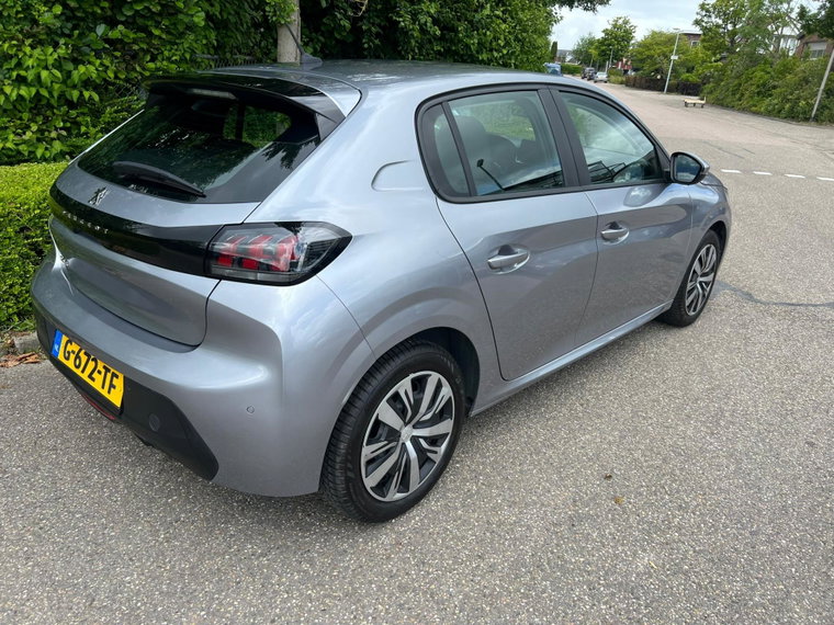 Vehicle Image 7