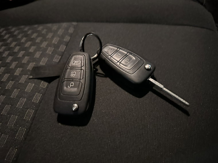 Vehicle Image 18