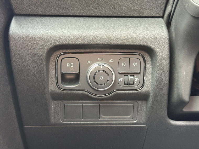 Vehicle Image 26