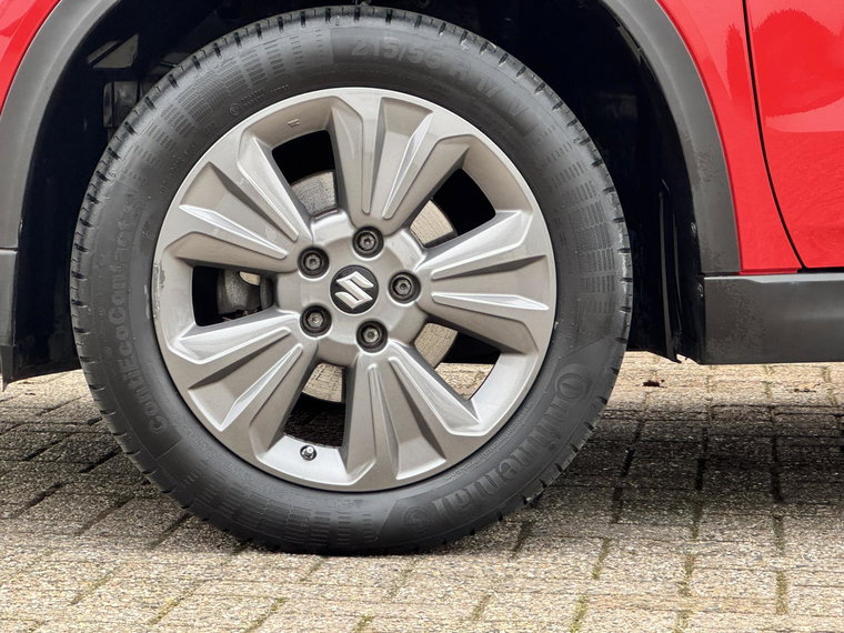 Vehicle Image 25