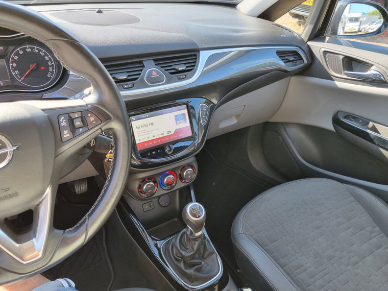 Vehicle Image 32