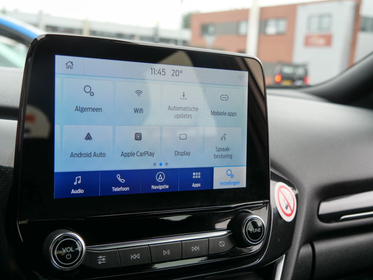 Vehicle Image 8