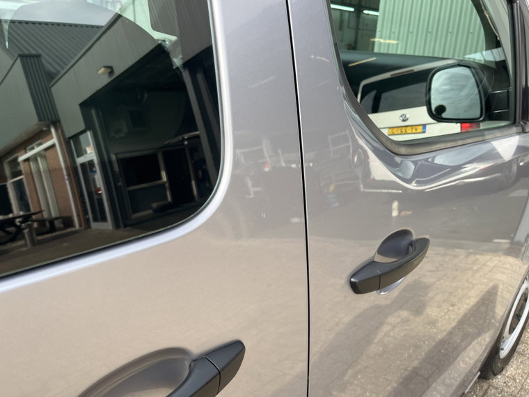Vehicle Image 45