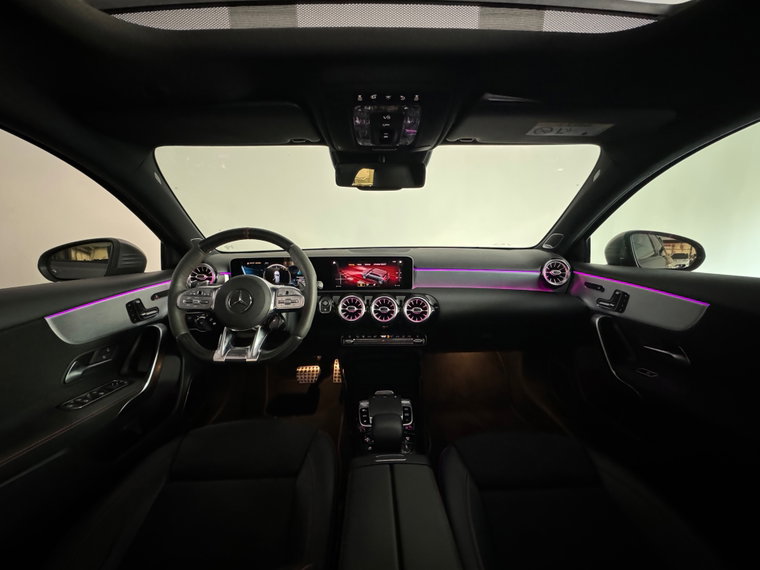 Vehicle Image 32