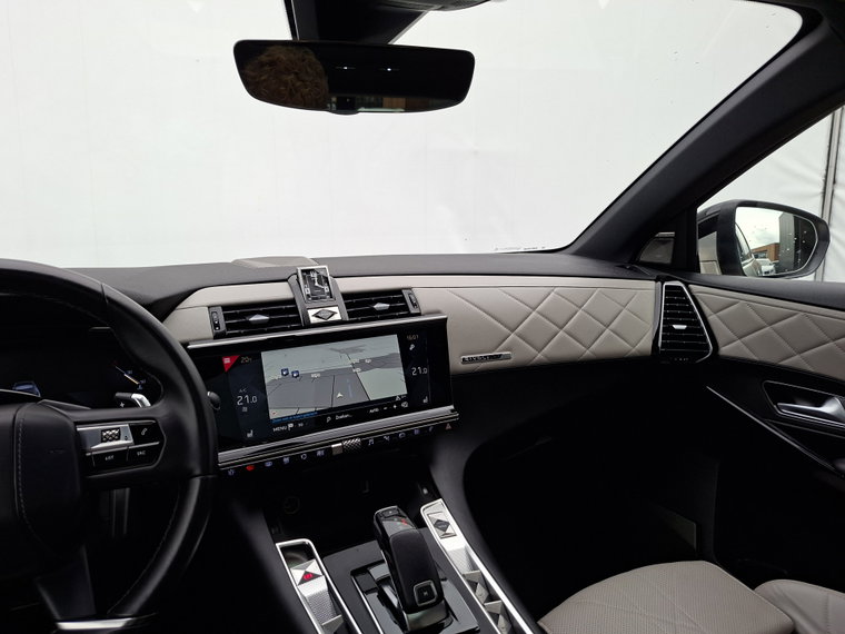Vehicle Image 38