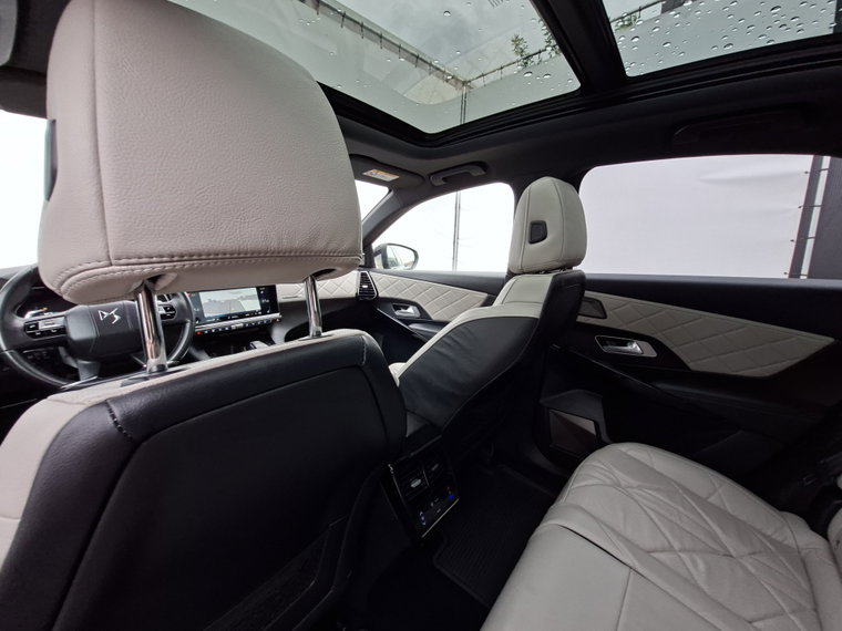 Vehicle Image 43
