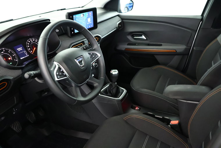 Vehicle Image 11