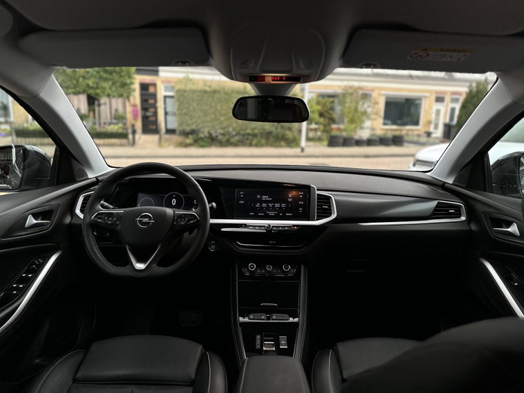 Vehicle Image 12