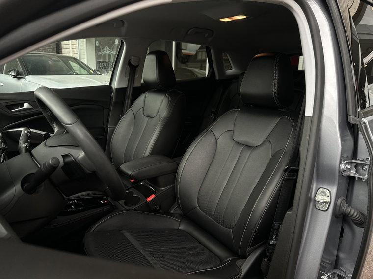 Vehicle Image 21