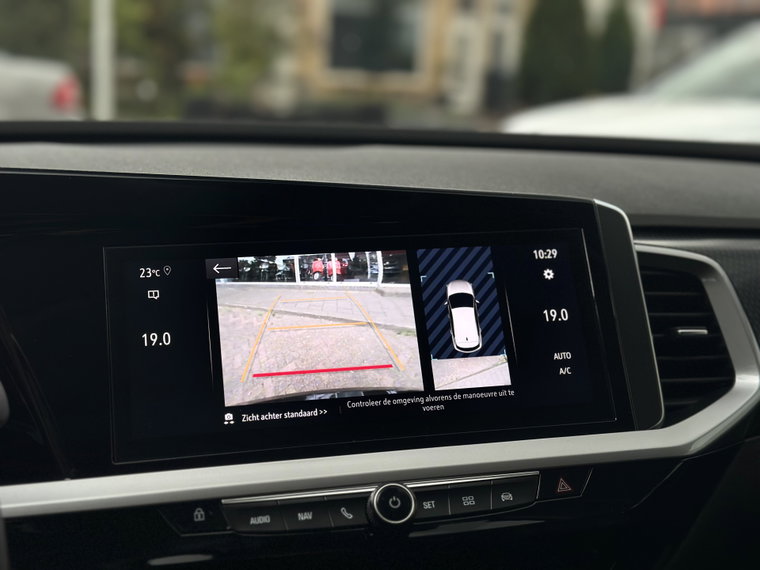 Vehicle Image 35