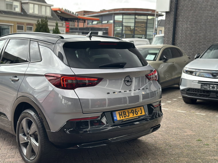 Vehicle Image 42