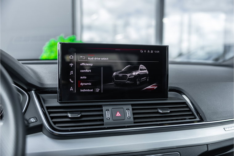 Vehicle Image 13
