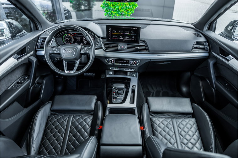 Vehicle Image 8