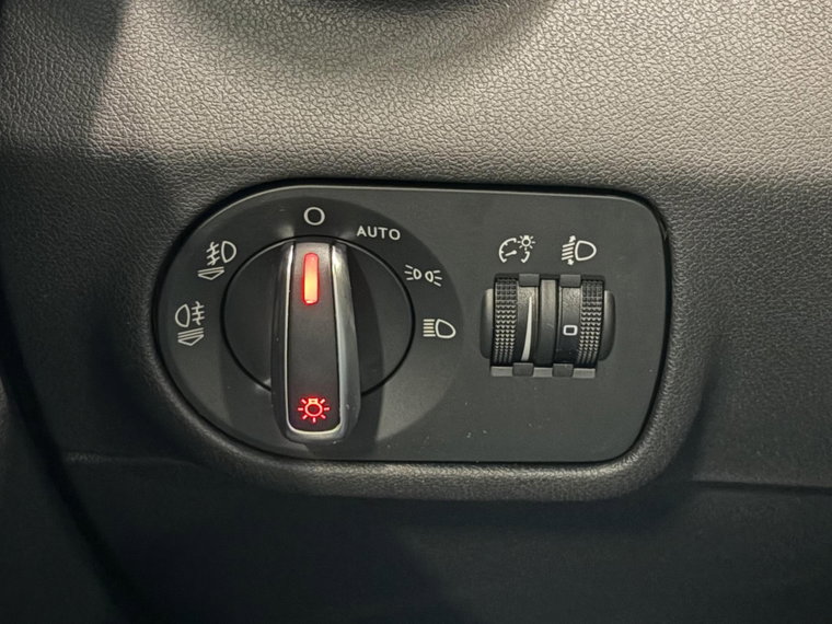 Vehicle Image 26