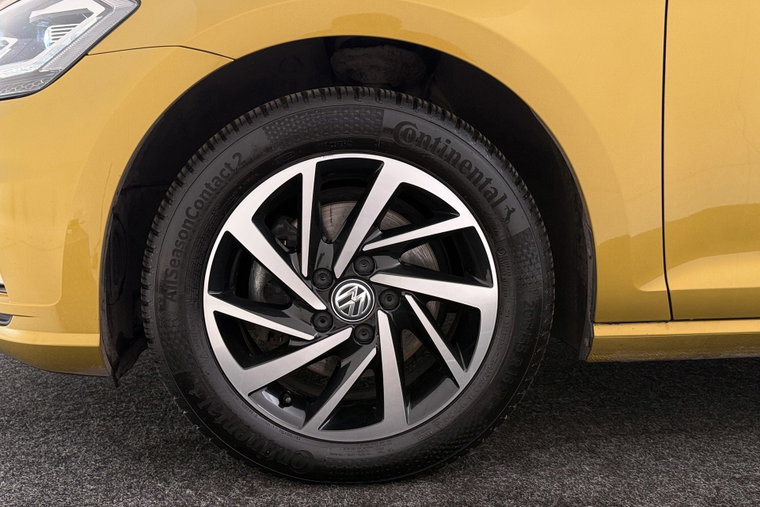 Vehicle Image 36