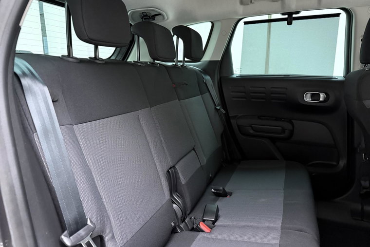 Vehicle Image 13