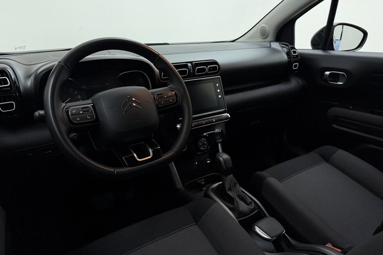 Vehicle Image 15