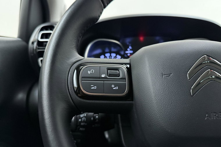 Vehicle Image 17