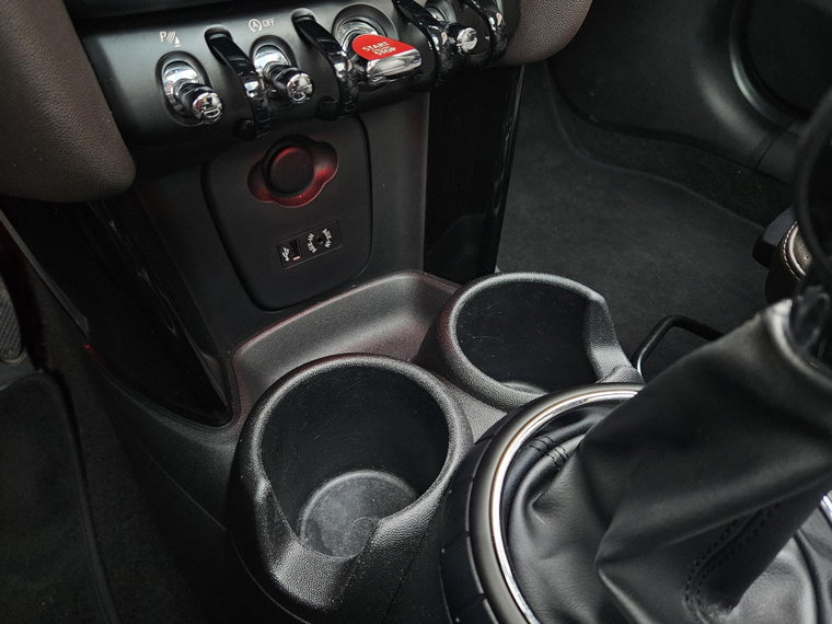 Vehicle Image 23