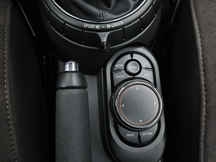 Vehicle Image 26