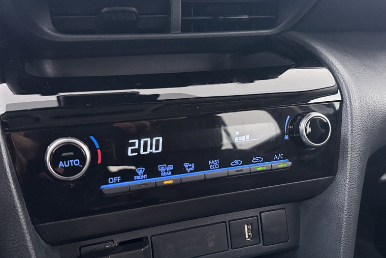 Vehicle Image 25