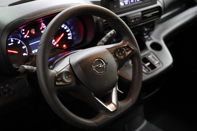 Vehicle Image 14
