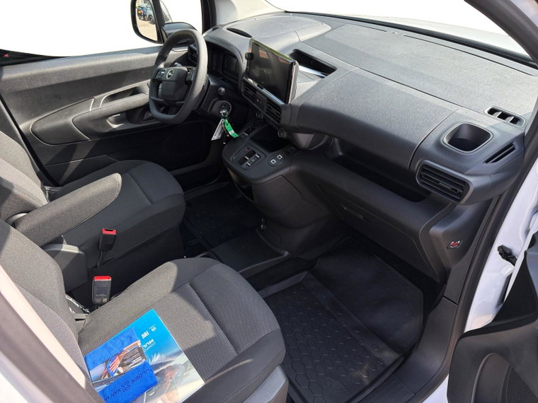 Vehicle Image 22