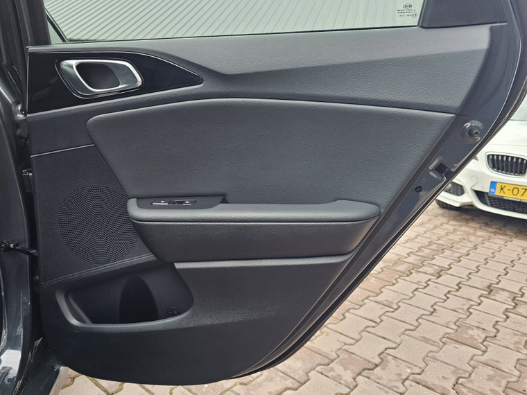 Vehicle Image 27