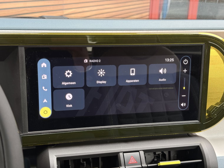 Vehicle Image 32