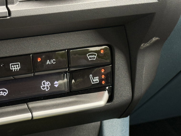 Vehicle Image 36