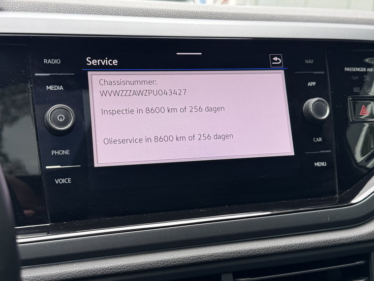 Vehicle Image 25