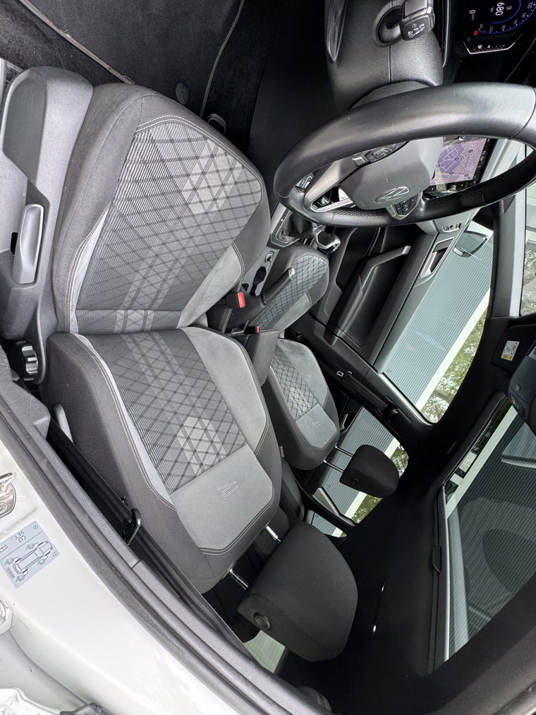 Vehicle Image 35