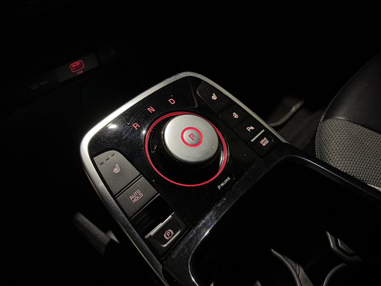 Vehicle Image 32