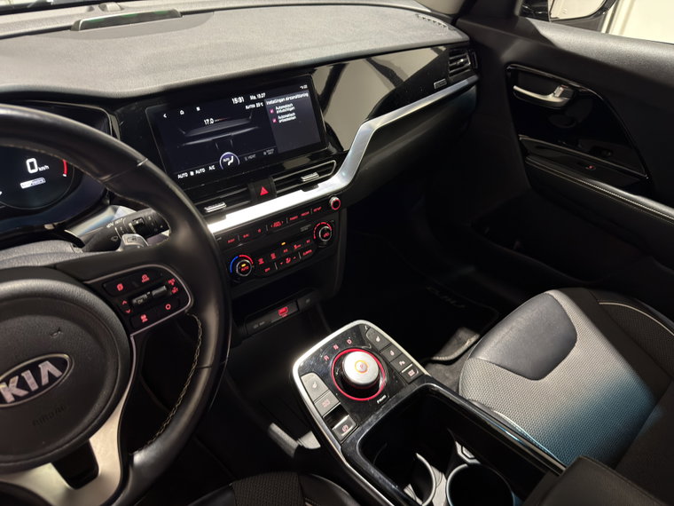 Vehicle Image 33