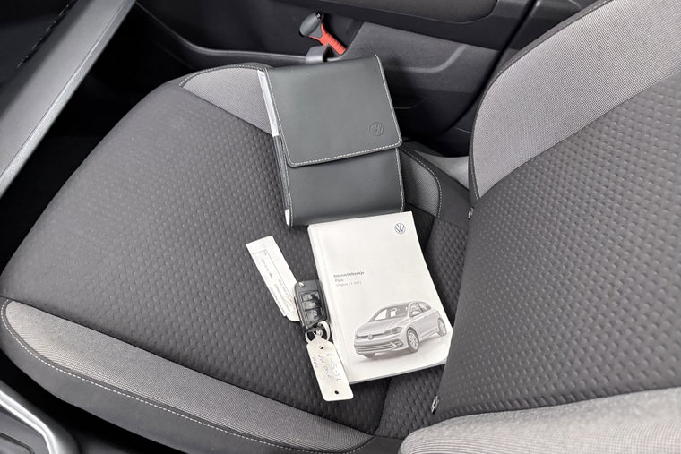 Vehicle Image 21