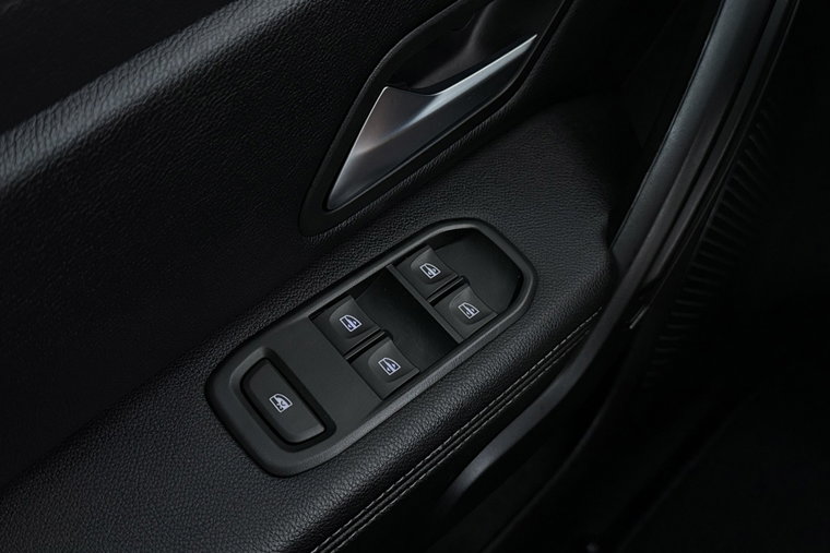 Vehicle Image 36