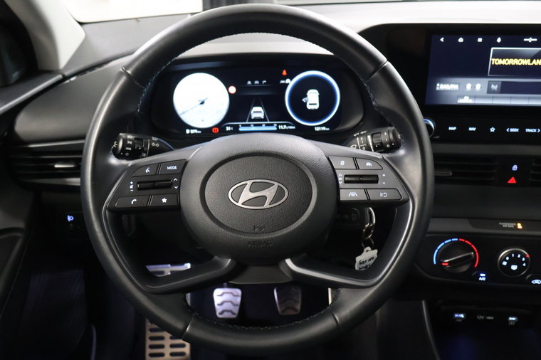 Vehicle Image 16