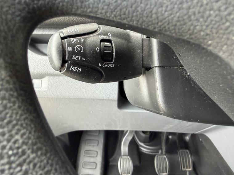 Vehicle Image 38