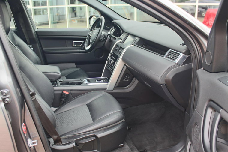 Vehicle Image 16