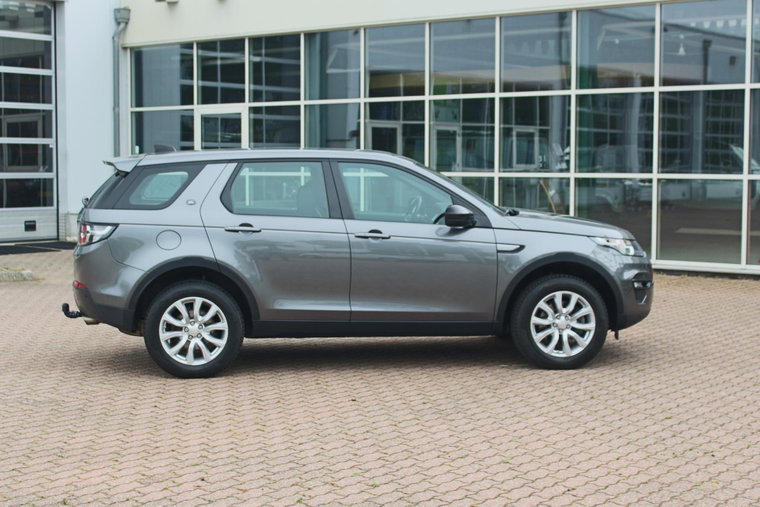 Vehicle Image 6