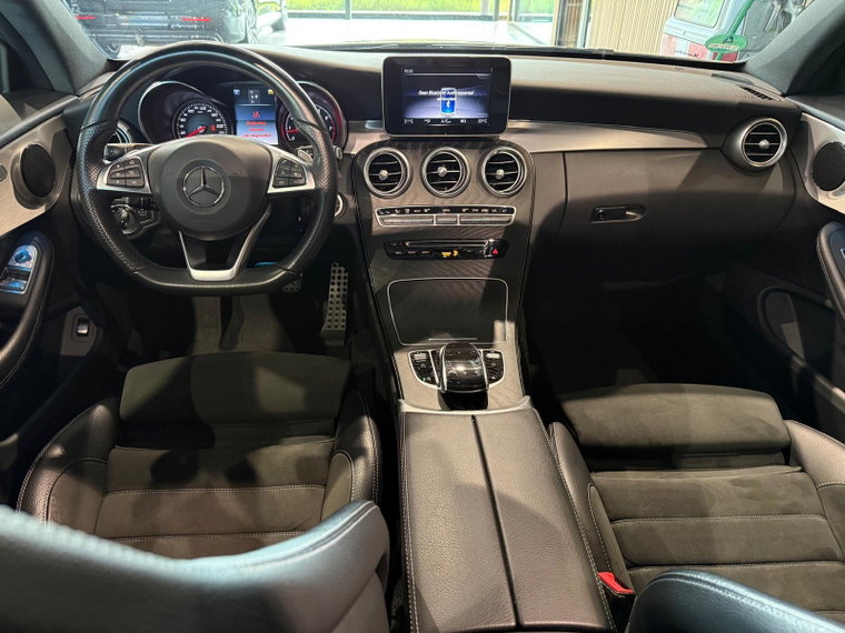 Vehicle Image 32
