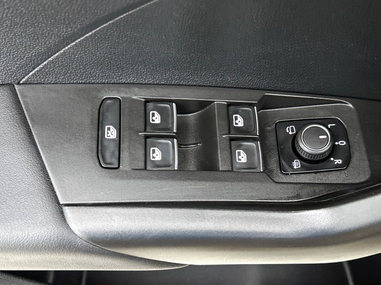 Vehicle Image 29